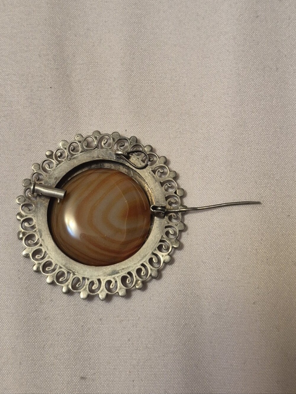 Vintage Egyptian Revival Pharaoh Brooch Pendant Agate Cabochon Silver Tone - Picture 3 of 3